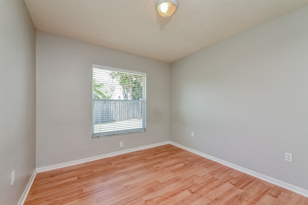 Building Photo - 4726 69th Ct E