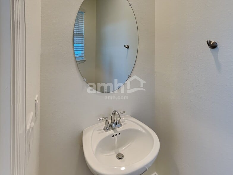 Building Photo - 2764 Sunrise Ct