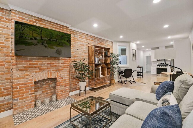 Building Photo - 3022 California St