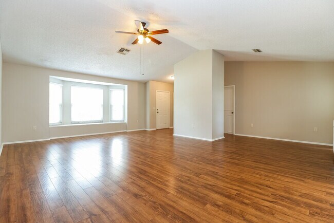 Building Photo - 5113 Gardendale Ln