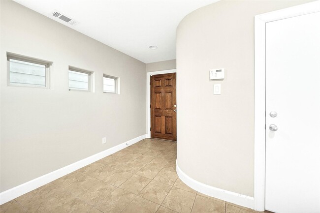 Building Photo - 3633 Main Plaza Dr