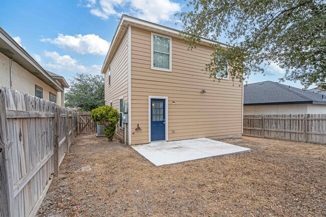 Building Photo - 1011 Tesoro Hills