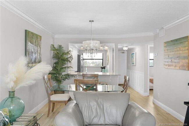Building Photo - 10310 S Ocean Dr