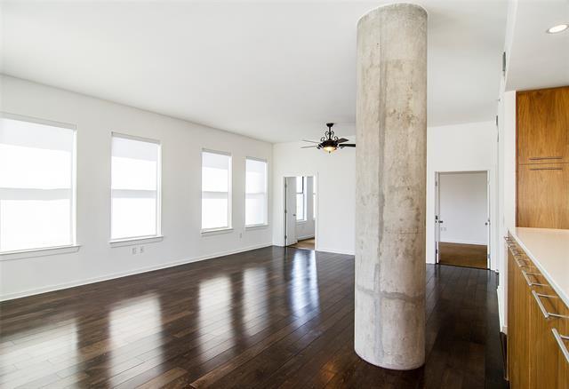 Building Photo - 2323 N Houston St