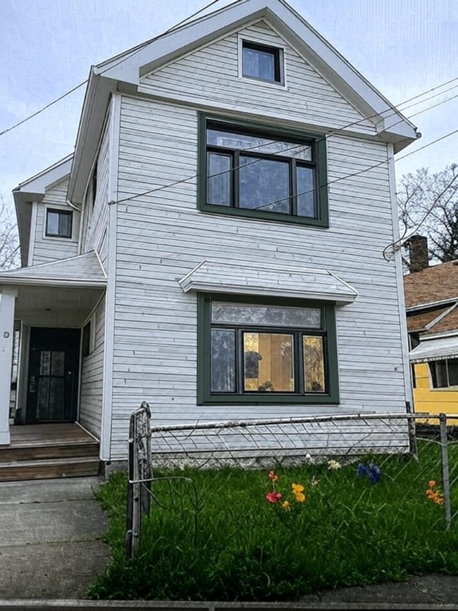 Primary Photo - 3164 W 48th St