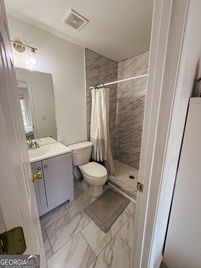 Building Photo - 109 Holly Springs Dr