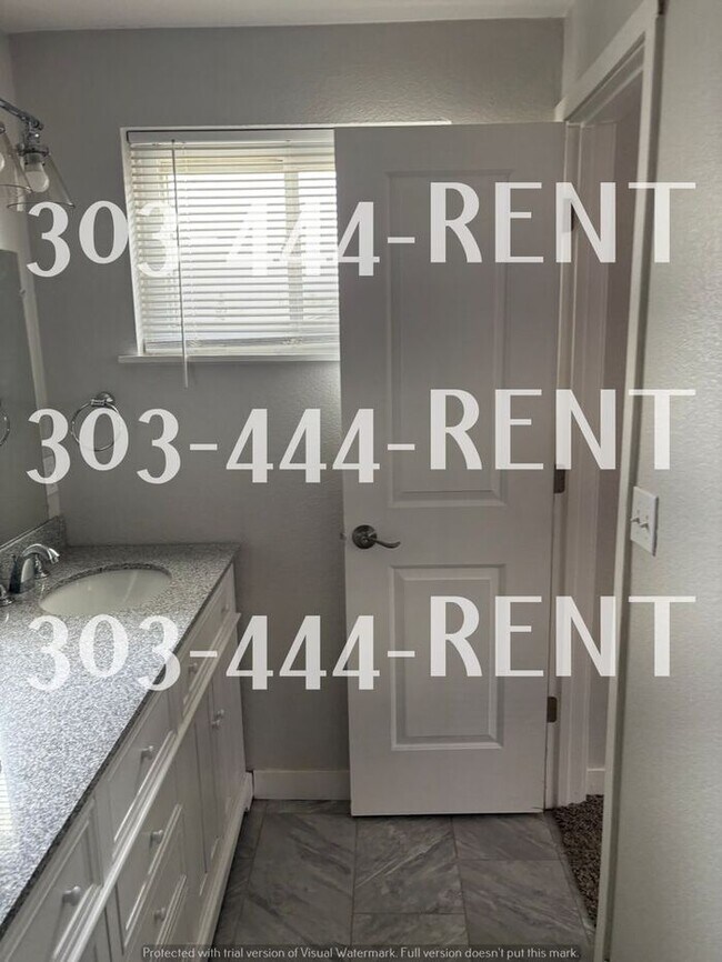 Building Photo - Welcome to this stunning 3-bedroom, 2-bath...