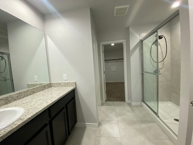 Building Photo - NEWER 4 BDRM HOME IN FLOUR BLUFF ISD!