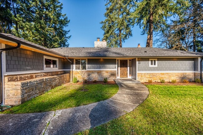 Building Photo - Lakewood Rambler 3 bedroom + Bonus