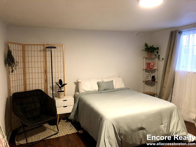 Building Photo - 61 Selkirk Rd