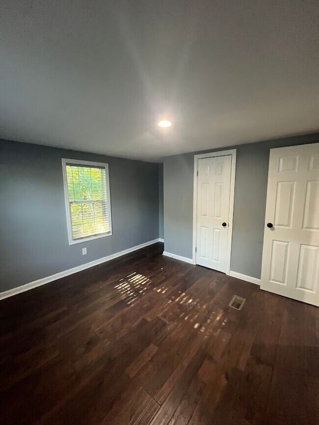 Building Photo - 5613 Hardwick Ln