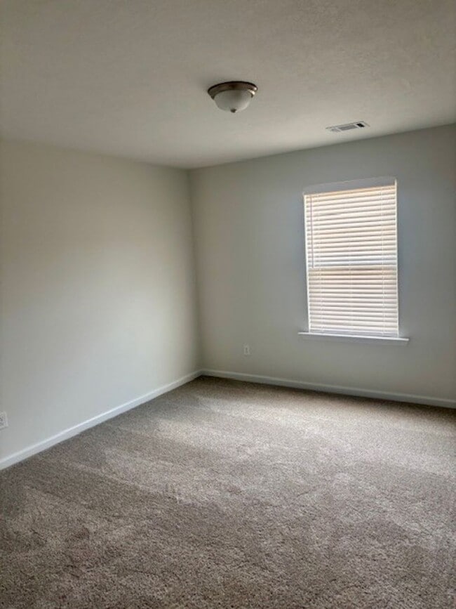 Building Photo - 4 BEDROOM RANCH HOME IN GROVETOWN!