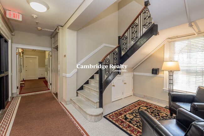 Building Photo - 49 Worthington St