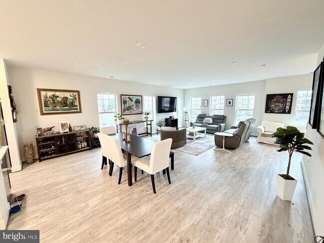 Building Photo - 9584 Fields Rd