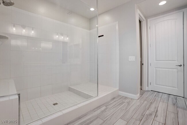 Building Photo - 367 Pollino Peaks St