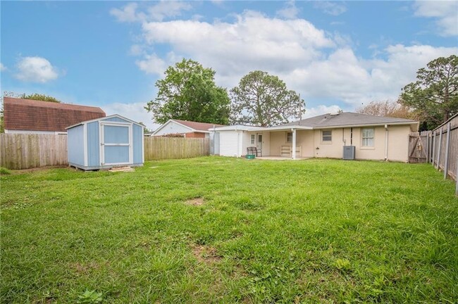Building Photo - 1105 Dona Ave