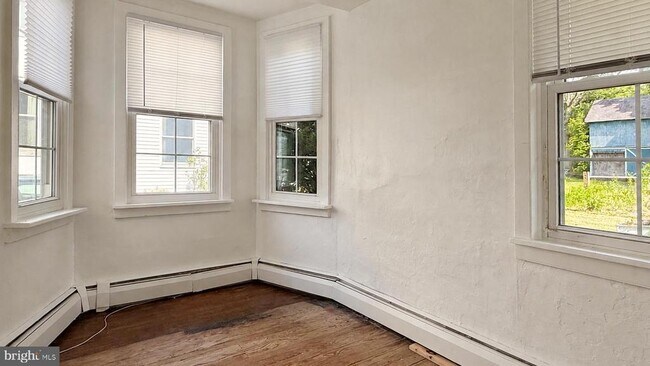 Building Photo - 1307 PA-113