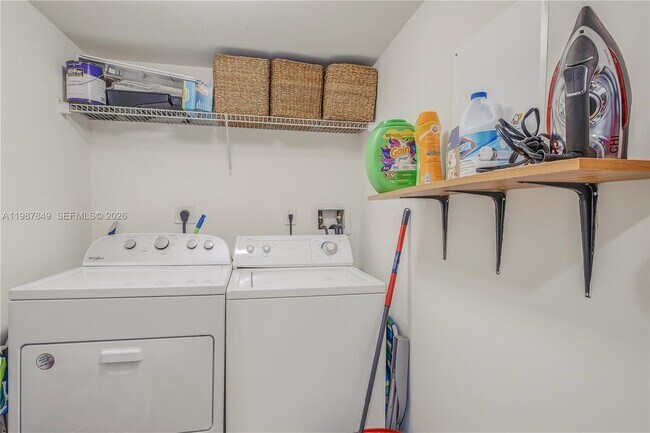 Building Photo - 1250 S Miami Ave