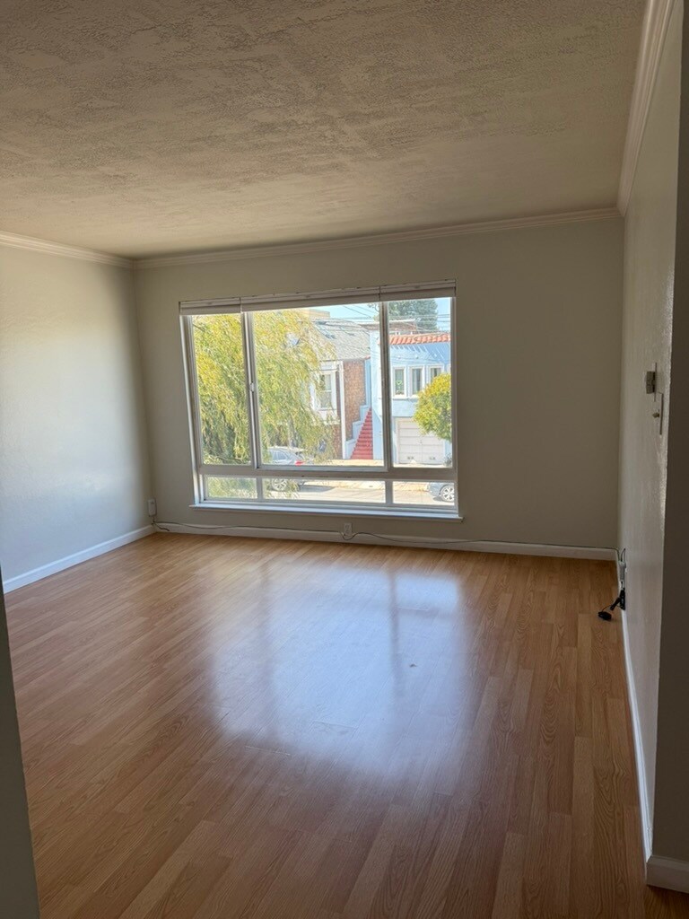 Building Photo - 409 Kirkham St