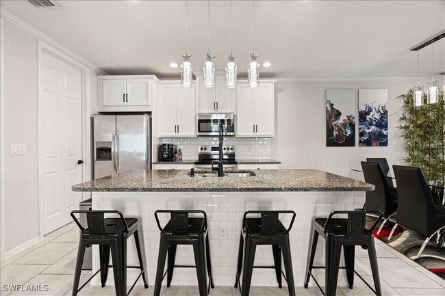 Building Photo - 14672 Edgewater Cir