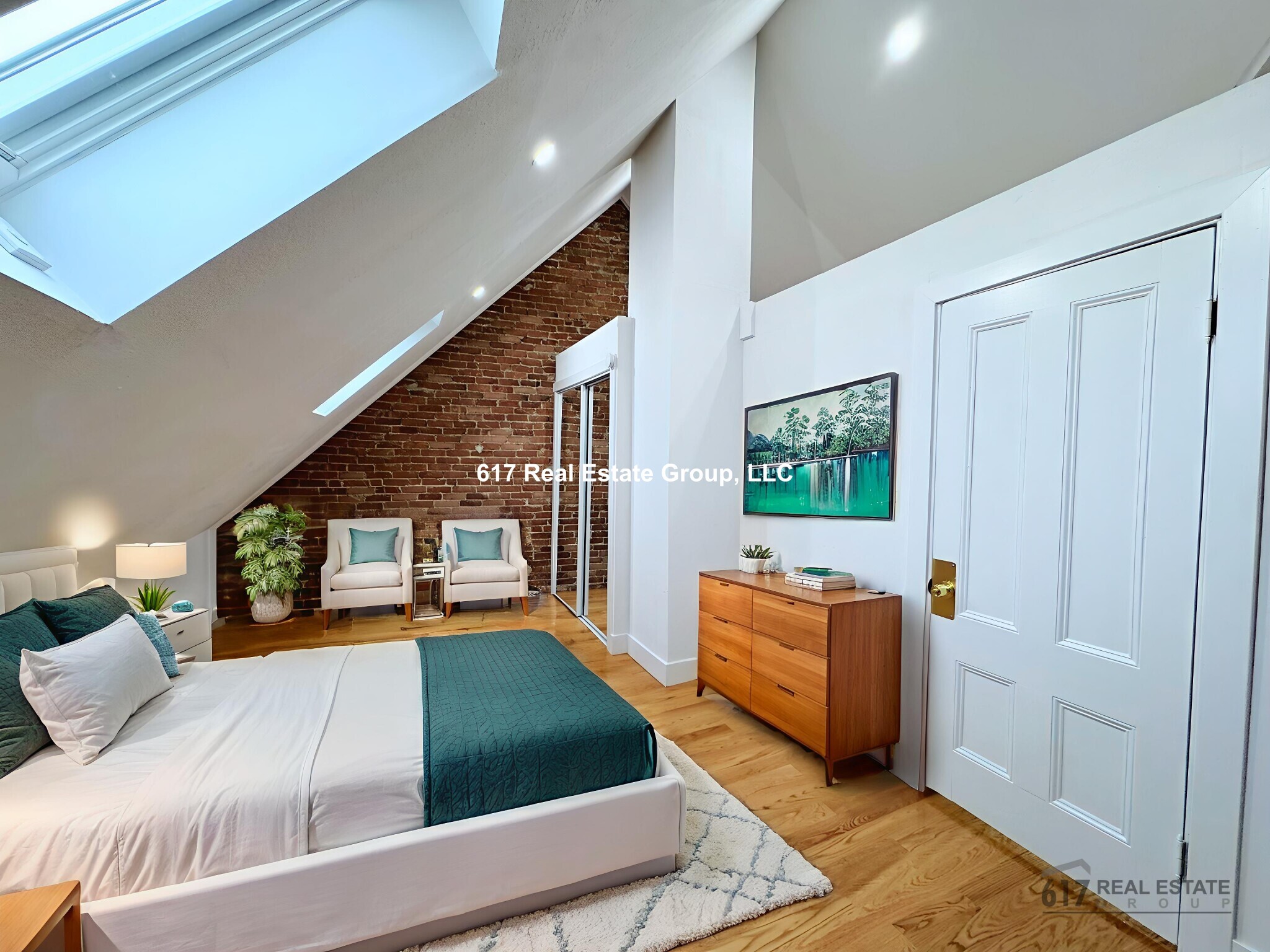 Building Photo - 4 Everett Square