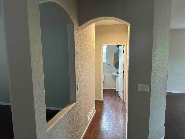 Building Photo - 4046 Stampede Dr