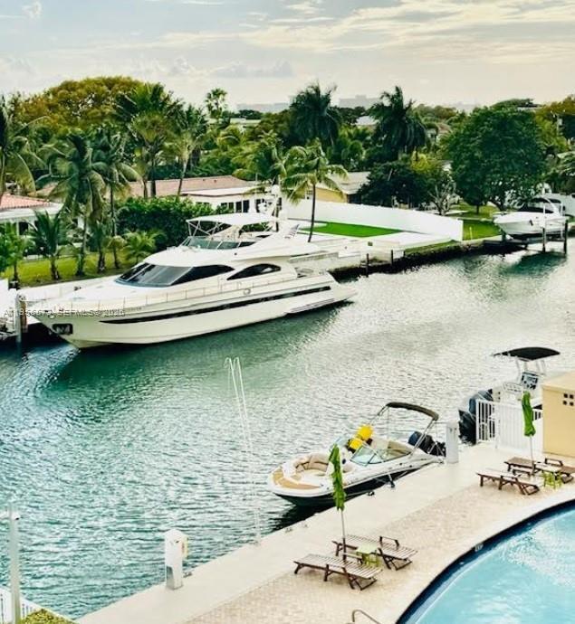 Building Photo - 2020 NE 135th St