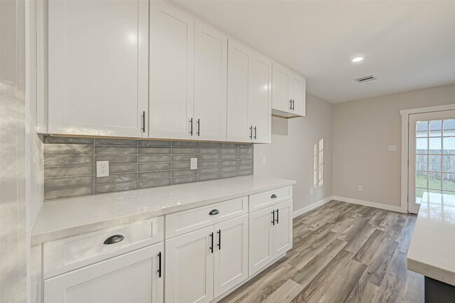 Building Photo - 2111 Nina Lee Ln