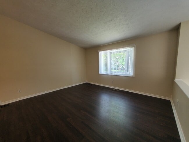 Building Photo - 3157 Millbury Ave
