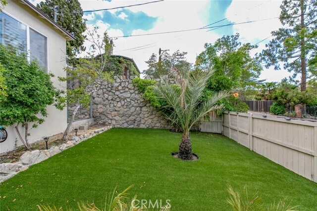Building Photo - 10630 Samoa Ave