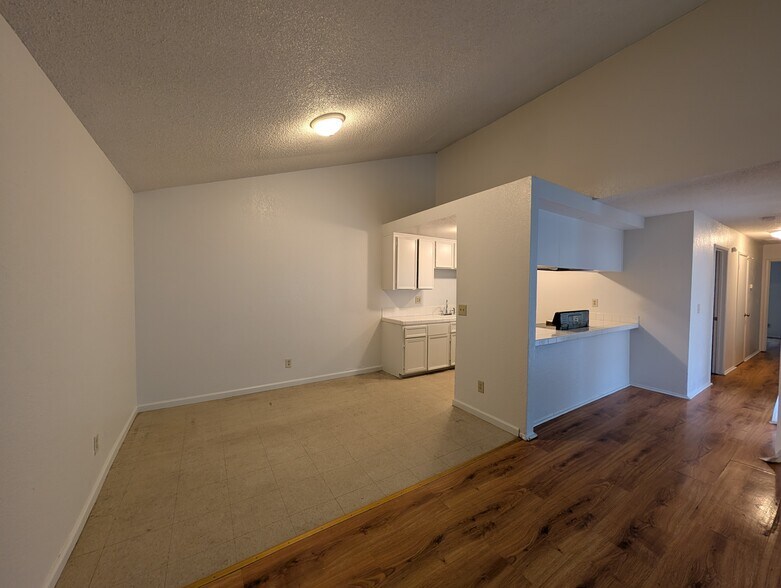Building Photo - 9227 Kelley Dr