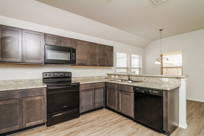 Primary Photo - 10434 Clearwater Wy
