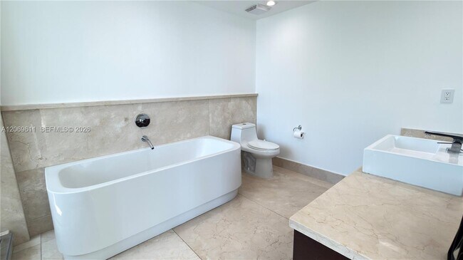 Building Photo - 150 Sunny Isles Blvd