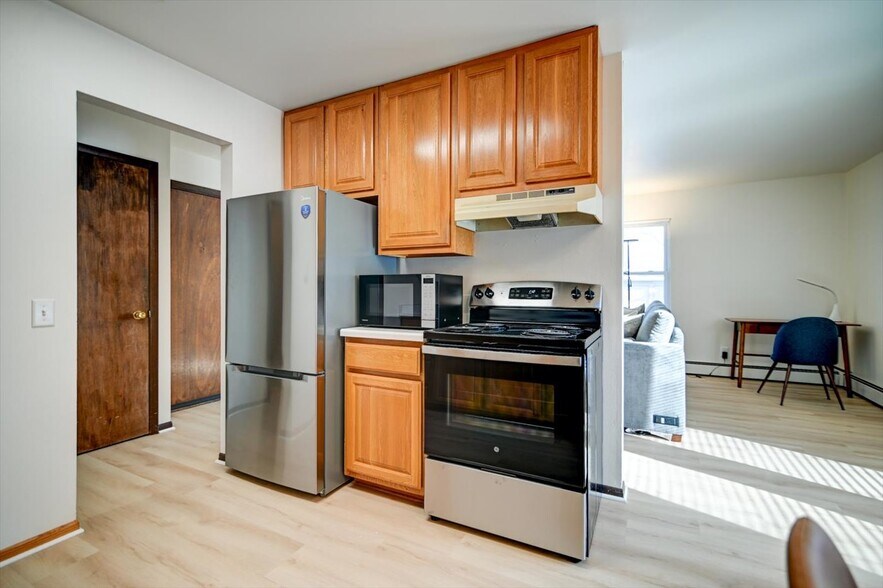 Building Photo - 7203 Fortune Dr