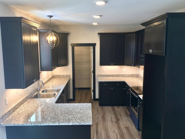 Building Photo - 2303 Landon Ln