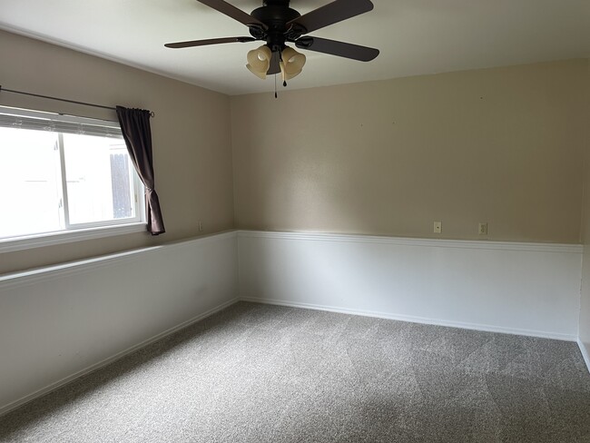 Building Photo - 131 50th Ave