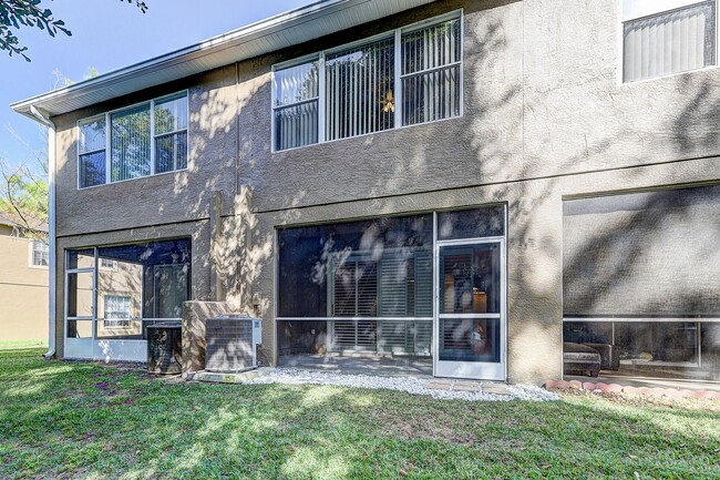 Building Photo - Spacious New Tampa 2 Bedroom, 2.5 Bath Tow...