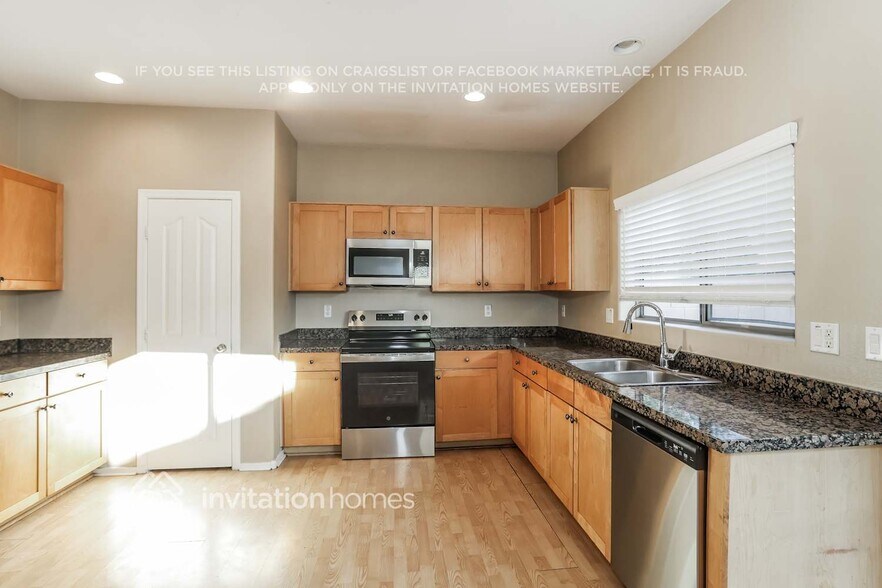 Building Photo - 6425 W Constance Way