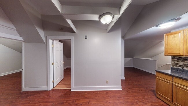 Building Photo - 244