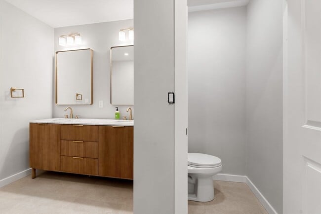 Building Photo - 59 Perrin St