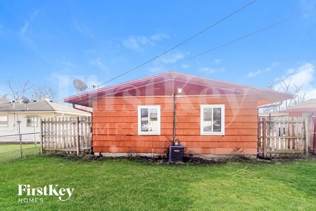 Building Photo - 4014 Red Bird Dr