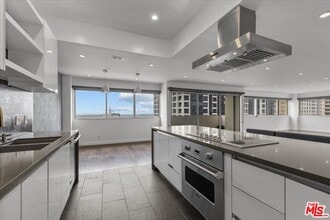 Building Photo - 10701 Wilshire Blvd