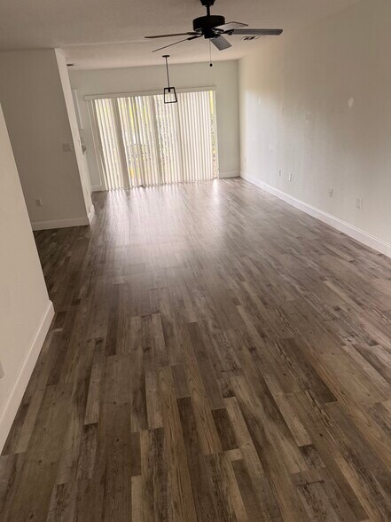 Building Photo - 4942 Garden Ct