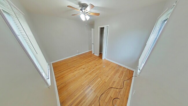Building Photo - 3-Bedroom Home with Gleaming Hardwood Floors in Harper Woods!