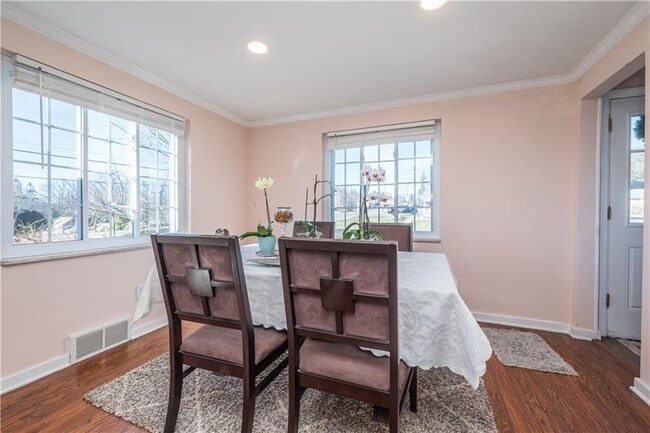 Building Photo - 4915 Brownsville Rd