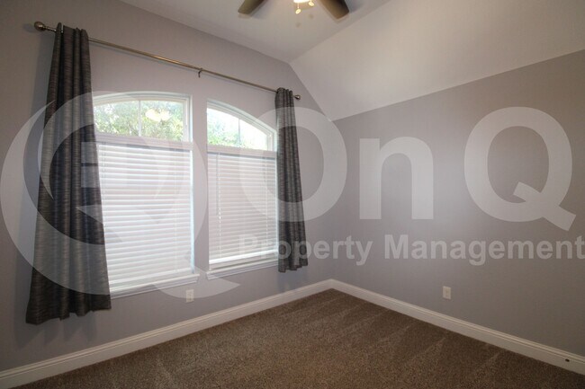 Building Photo - 2517 Flowing Springs Dr