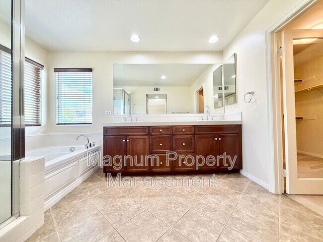 Building Photo - 29998 Couples Ave