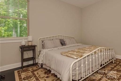 Building Photo - 15130 Oleander Dr