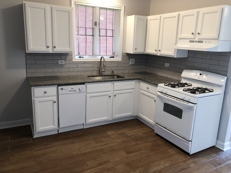 Building Photo - 502 S Oakley Blvd