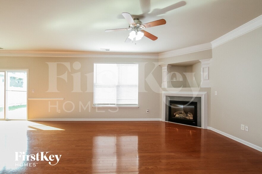 Building Photo - 1046 Mearn Rd